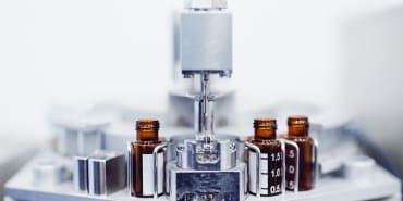 Pharmatitel stehen wegen Zöllen und Preisen unter Druck