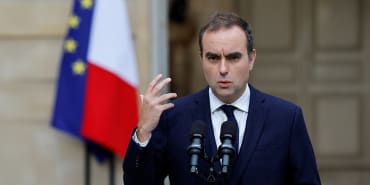 Fragile French politics contrasts with stabilising eurozone prospects