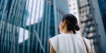 Selling or transferring a business: preparing the handover beyond the transaction