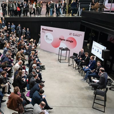 Sommet sur l'IA à Paris : Macron et l’Europe accélèrent face aux USA et à la Chine