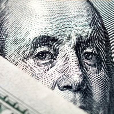 US budget keeps dollar weak; lower yields still expected
