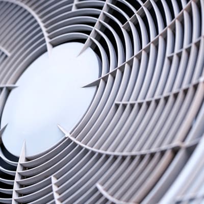 Mit erneuerbaren Energien gegen die Hitze – und Energiepreisschocks