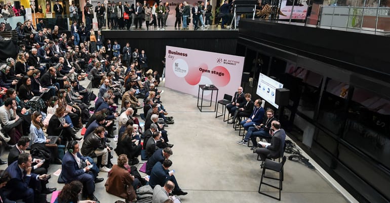 Sommet sur l'IA à Paris : Macron et l’Europe accélèrent face aux USA et à la Chine