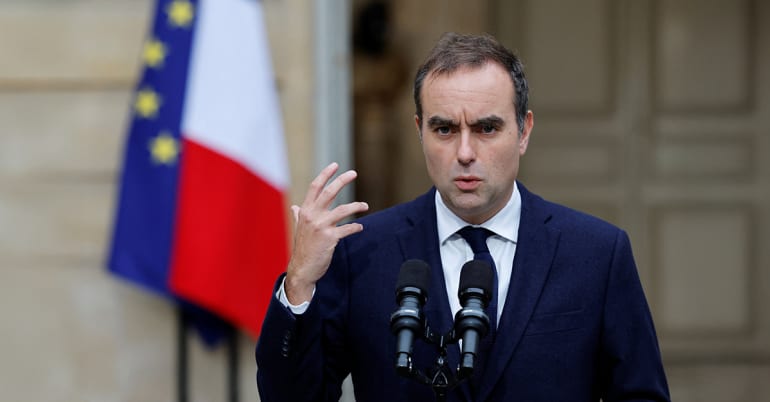 Fragile French politics contrasts with stabilising eurozone prospects