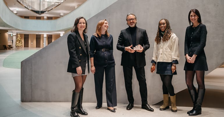 Lombard Odier remporte un prestigieux prix Effie pour sa campagne publicitaire « Repenser au-delà du bruit »