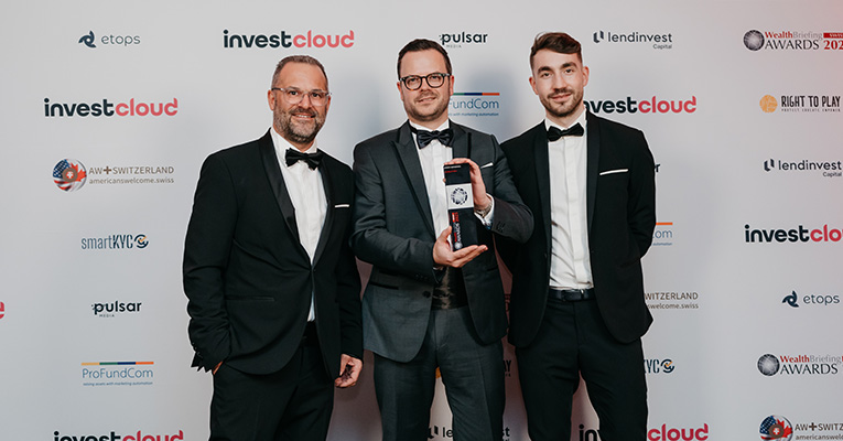 locom/news/2025/02/20250207/WealthBriefingAwards_ArticleLOcom_1